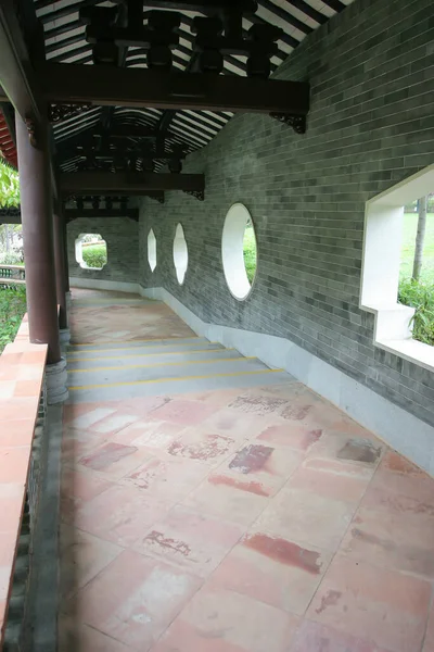 Квітня 2005 Lingnan Garden Lai Chi Kok Hong Kong — стокове фото