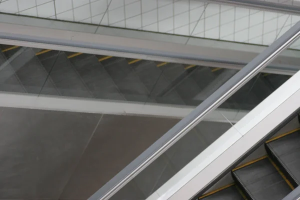 2005 Escalator 시스템 Hkust 에스컬레이터 — 스톡 사진