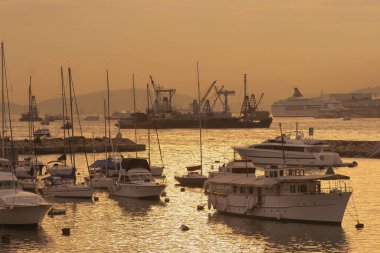 4 Haziran 2005 Tayfun Barınağı, Hong Kong 'un batımı