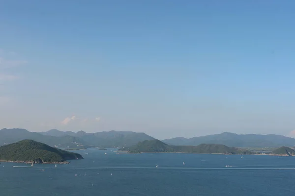 May 2005 Green Islands Surrounded Blue Ocean Port Shelter — Fotografia de Stock