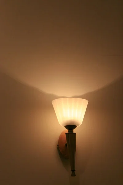 Lampe Brille Avec Une Lumière Chaude Sur Mur Éclairage Chaud — Photo