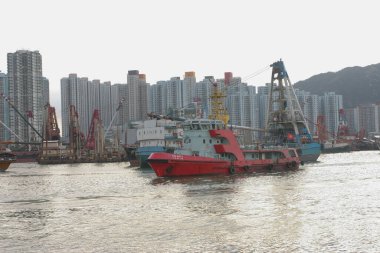 11 Haziran 2005 'te Castle Peak Körfezi Rıhtım Alanı' nda itfaiye tekneleri