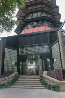 11 Haziran 2005, Yuen Long Park 'taki Kuşhane Pagoda, hk