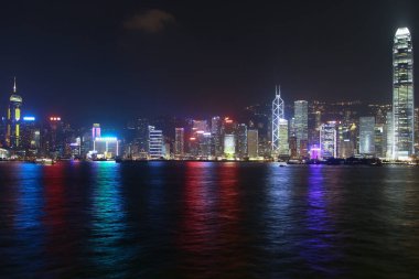 21 Ekim 2005 Kowloon 'dan Hong Kong Adası panoramik görüntüsü.