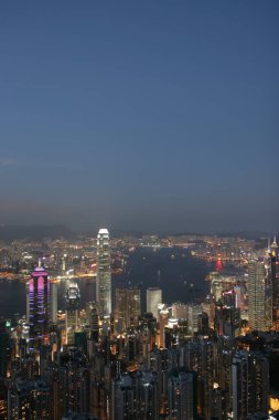16 Temmuz 2005 'te Hong Kong şehri Lugard yolundan gece görüşünde.