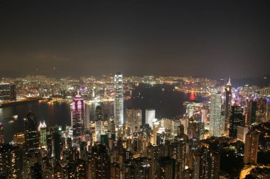 16 Temmuz 2005 Lugard Yolu Gözcüsü Victoria Tepesi 'nden gece görüş açısı