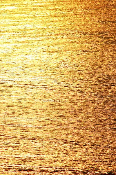 Superfície Água Mar Hora Verão Nascer Sol Dourado — Fotografia de Stock