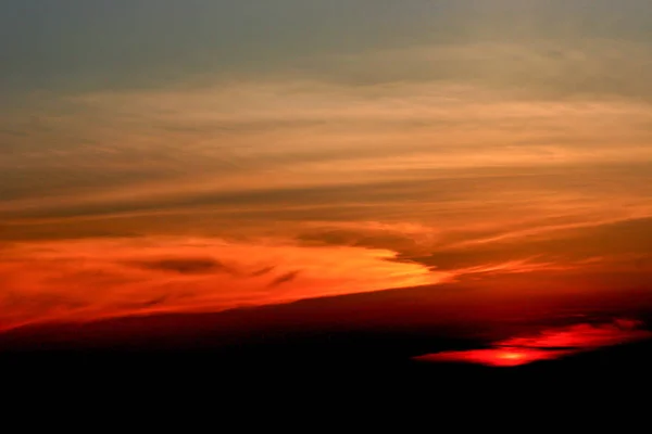 Juli 2005 Schöner Roter Himmel Bei Sonnenuntergang Natürlicher Hintergrund — Stockfoto