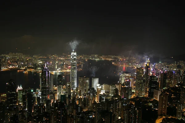 Temmuz 2005 Gecesi Binanın Tepesinde Havai Fişek Gösterisi Hong Kong — Stok fotoğraf