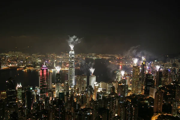 2005年7月16日香港维多利亚港的夜景及烟火 — 图库照片