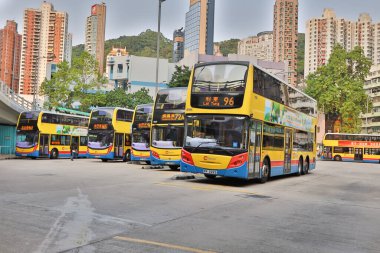 2 Nisan 2021 Moreton Terrace, Hong Kong otobüs terminali.