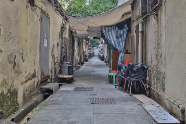 27 Mart 2021 Kwa Wan yerleşim bölgesi arasındaki ara sokak.