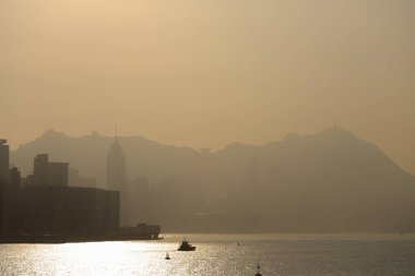 27 Aralık 2020, Victoria Limanı Hong Kong gün batımında. 