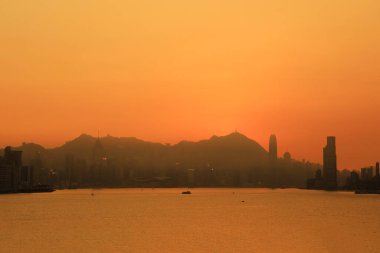 27 Aralık 2020 Victoria Limanı 'nda günbatımı olan gökyüzü.