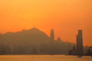 27 Aralık 2020 Victoria Limanı 'nda günbatımı olan gökyüzü.