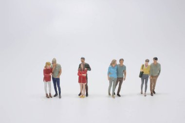 the group of mini figure of lovers