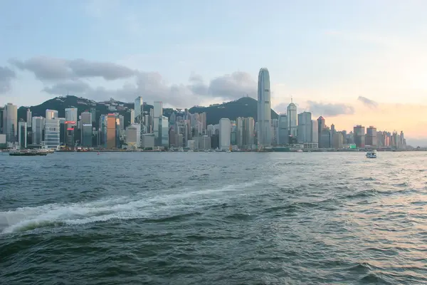 Julio 2005 Victoria Harbor Rascacielos Horizonte Hong Kong Atardecer — Foto de Stock