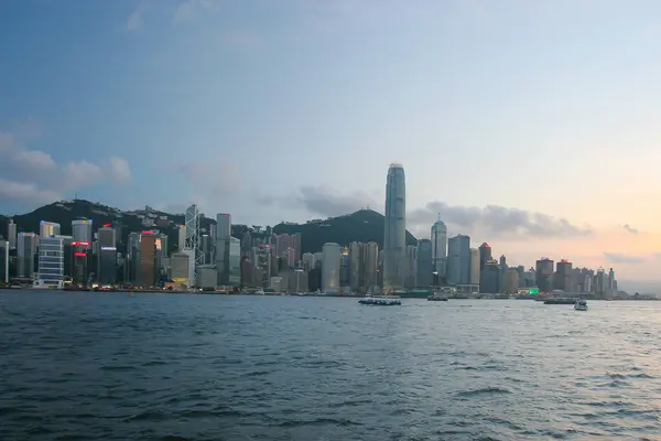 Luglio 2005 Victoria Harbor Grattacieli Hong Kong Skyline Crepuscolo — Foto Stock