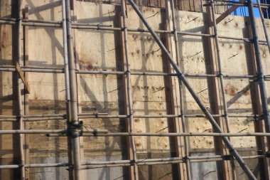 2 Temmuz 2005 Yatırımcılar ve müteahhitler inşaat alanında