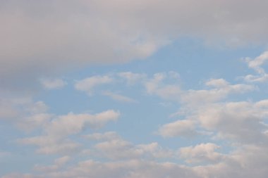 13 Kasım 2005 Gök mavisi arka plan. Gökyüzü bulutu temiz