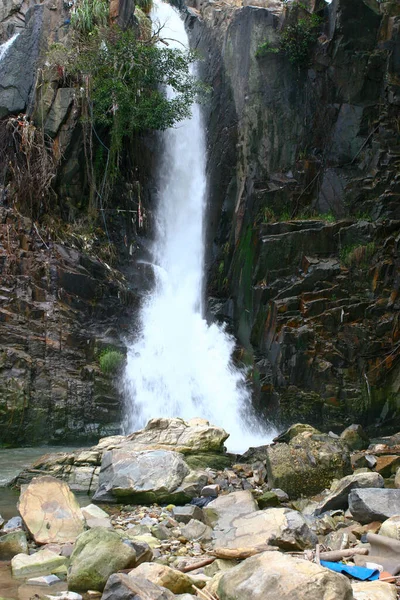 Steile Klippe Und Ein Wasserfall Waterfall Bay Park Hongkong China — Stockfoto