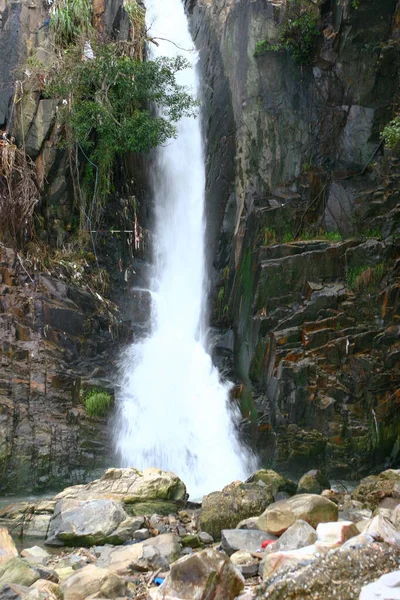 Крутой Скала Водопад Waterfall Bay Park Гонконге Китай — стоковое фото