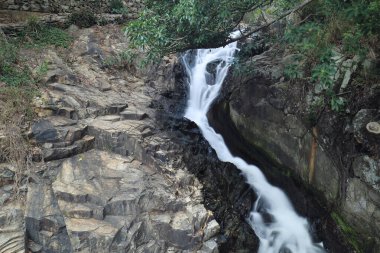 Victoria Road, Hong Kong 'daki Şelale Koyu' nun yukarısında.