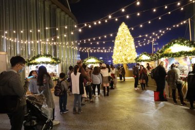 21 Aralık 2020 Alışveriş merkezindeki küçük noel kasabası.