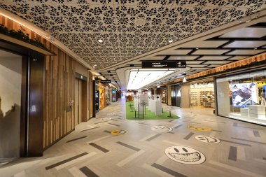 21 Aralık 2020 K11 alışveriş merkezi iç mimarisi Hong Kong.