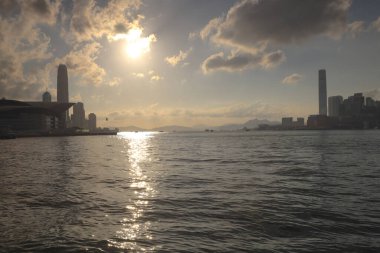 15 Mayıs 2021, Victoria Limanı 'nın Hong Kong Skyline Kapısı.