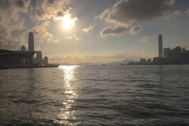 15 Mayıs 2021, Victoria Limanı 'nın Hong Kong Skyline Kapısı.