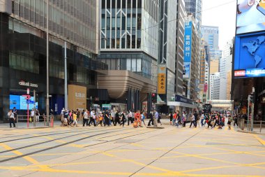 18 Mayıs 2021 işlek sokak manzarası, Des Voeux Road Central, hk