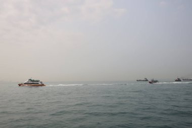 16 Mart 2021, Catamaran feribotu Hong Kong limanında. 