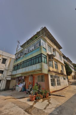 16 Mart 2021 Tipik Konut Binası Peng Chau Adası, Hong Kong