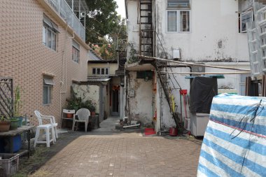 16 Mart 2021 Tipik Konut Binası Peng Chau Adası, Hong Kong