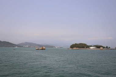 16 Mart 2021, Hong Kong 'daki Peng Chau adası, feribot manzaralı.