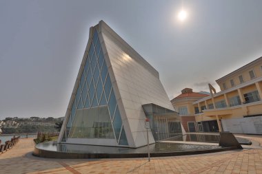 16 Mart 2021 Beyaz Şapel, Hotel Auberge Discovery Bay Hong Kong 'un yanında.,