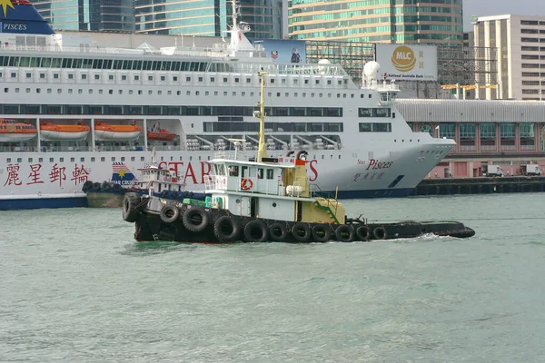 June 2005 Tudboat Shipping Victoria Harbour Hong Kong — Stockfoto