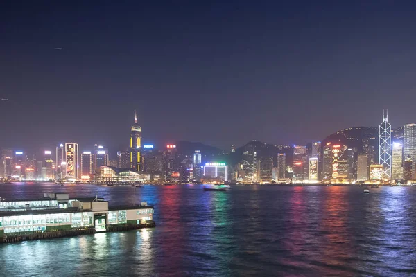 17 Aralık 2005 Tsim Sha Tsui Kültür Merkezi, Saat Kulesi ile Feribot İskelesini Başlat