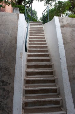 Signal Hill Garden 'da 12 Kasım 2005 Beton Basamaklar Aranıyor