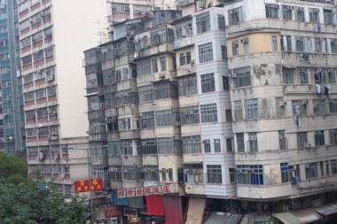12 Kasım 2005 Hong Kong eski apartman binaları veya Tong Lau