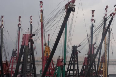 12 Kasım 2005 Pontoon gemisi Kwun Tong Tayfunu Sığınma Evi Hong Kong 