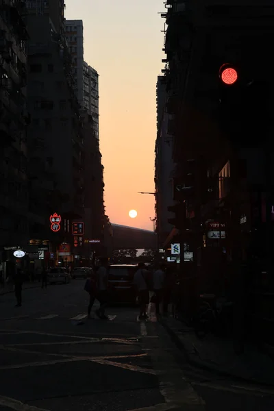 Zonsondergang Straat Door Midtown Shek Tong Tsui April 2021 — Stockfoto