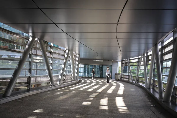 Junio 2021 Moderna Pasarela Peatonal Central — Foto de Stock