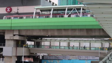 19 Haziran 2021 Wong Chuk Hang İstasyonu yükseltilmiş bir MTR hızlı istasyonudur.