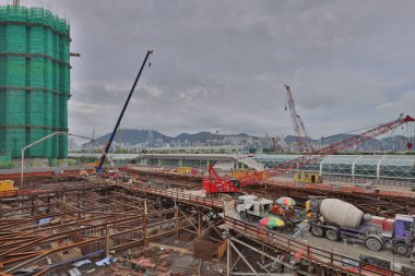 25 Haziran 2021 Kai Tak Geliştirme 'de yapım aşamasında.