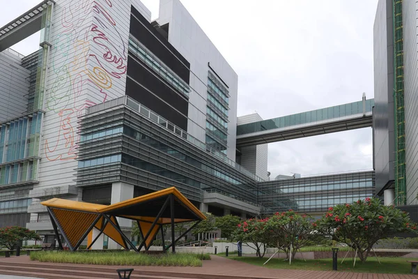 25 Haziran 2021 'de Hong Kong Çocuk Hastanesi' nin dışında, parkı Kai Ta