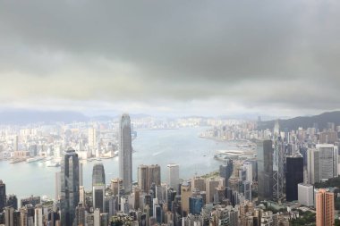 11 Jue 2021 Yağmurdan önce gökyüzü bulutlu, hk