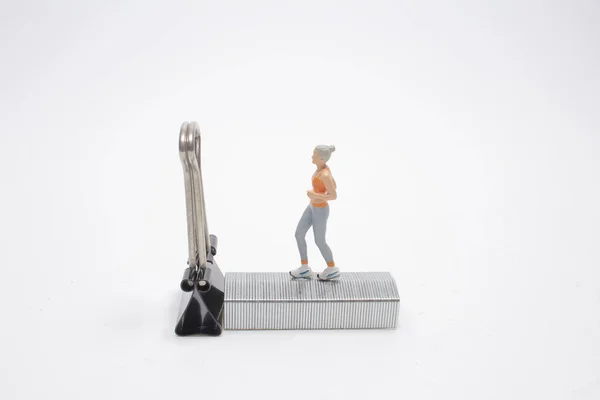 Mini Figura Mulher Desportiva Executado Máquina — Fotografia de Stock