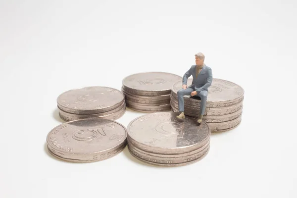 Zakelijk Veiligheid Pensioen Besparing Concept Close Van Zakenman Mini Figuur — Stockfoto